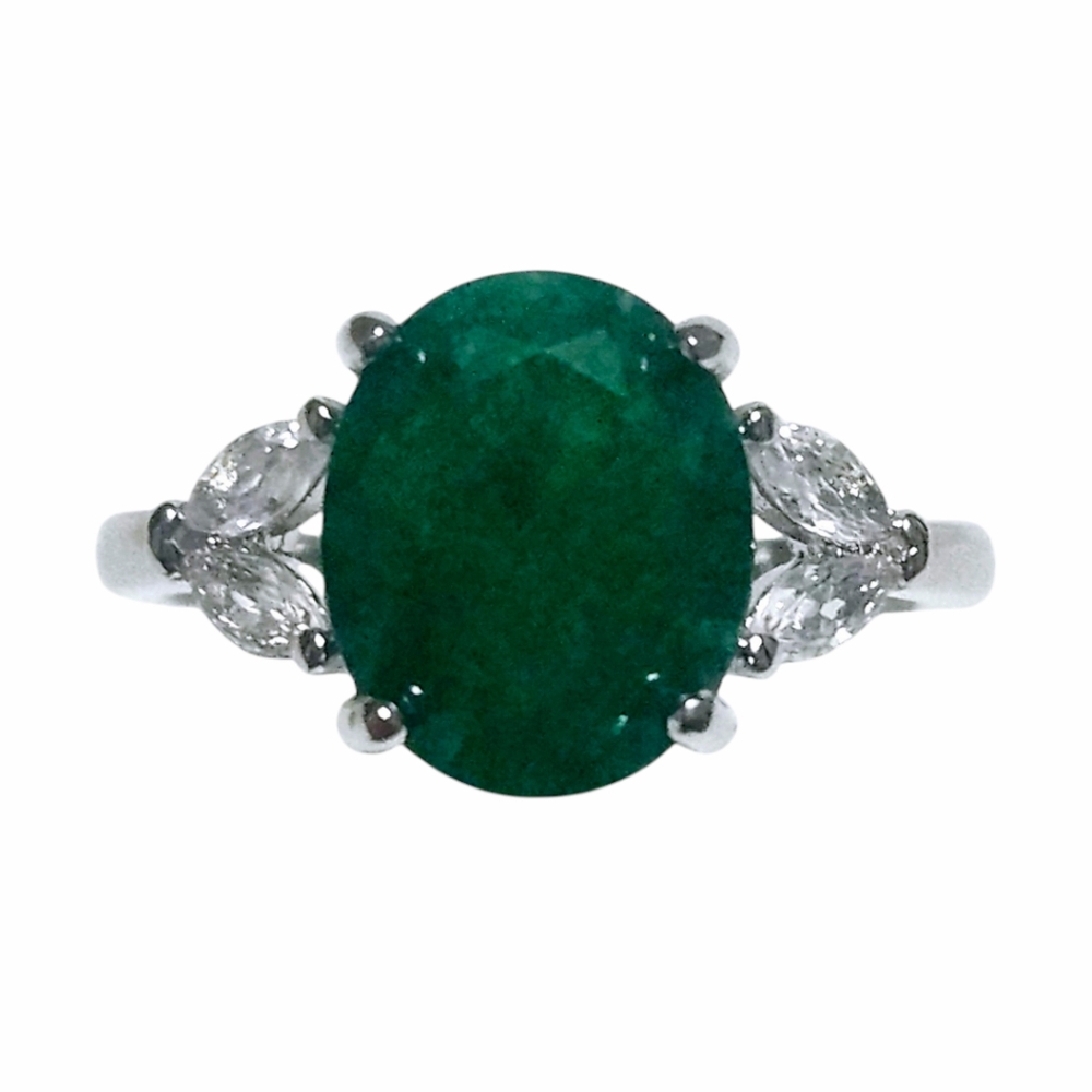 3.00 ct Emerald Oval sterling silver Ring size 7.25